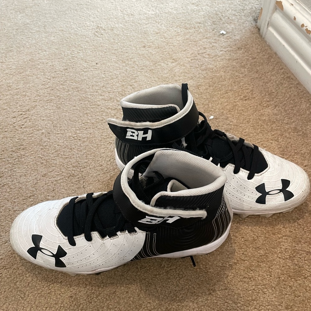 Under Armour Black and White Athletic Shoes